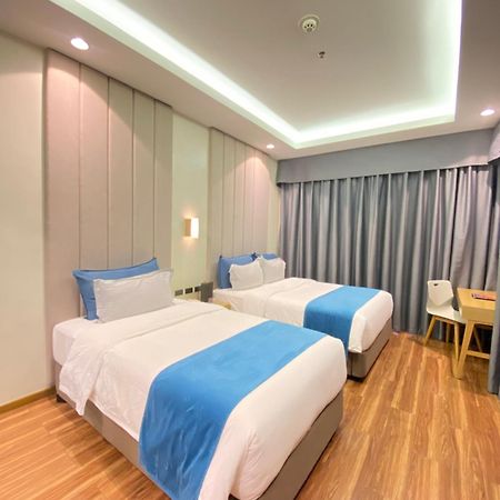 Bravo Tanauan Hotel ภายนอก รูปภาพ